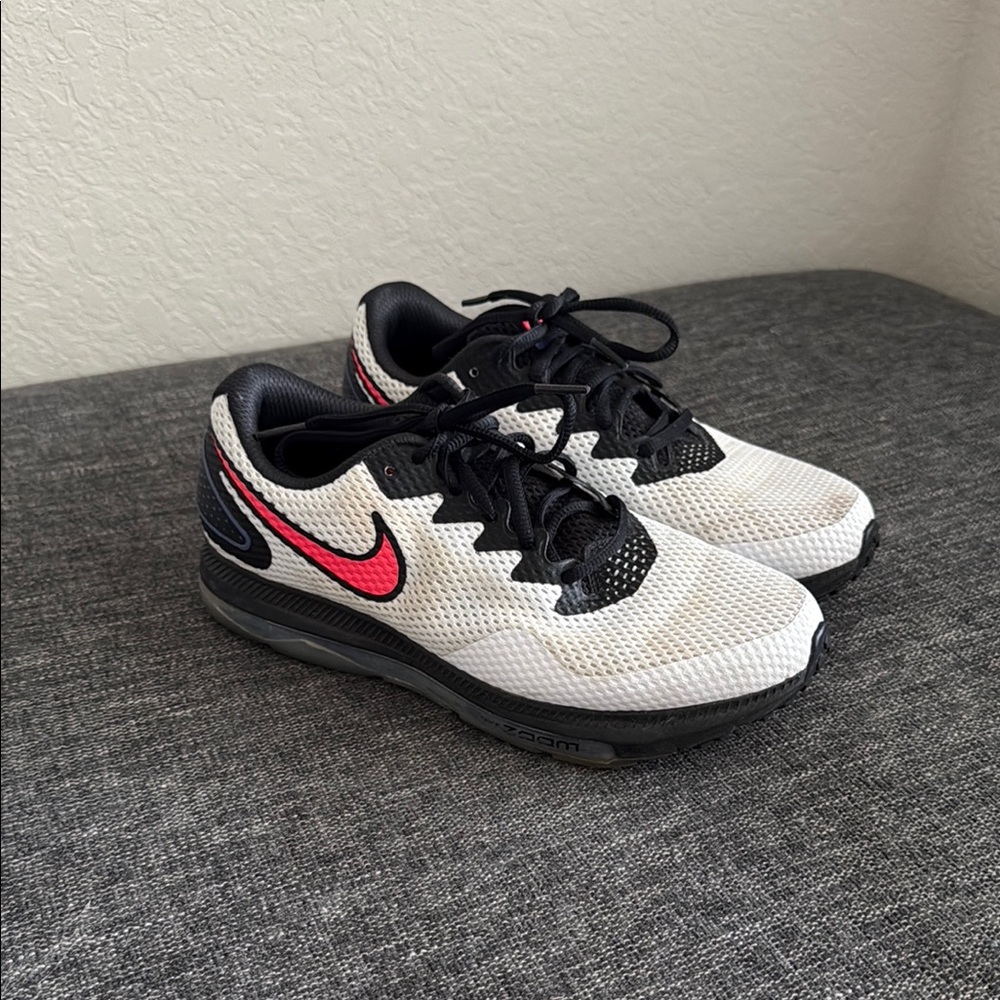 Nike Black and White Sneakers Classic Athletic Design